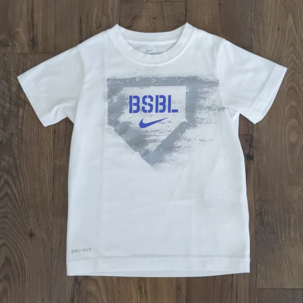 🍀NWOT Nike Dri-Fit Baseball Tshirt M (5-6 yrs)